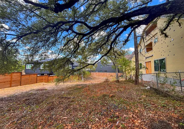 Photo 2 of Land for sale at 4602 Santa Anna St, Austin, TX 78721 | MLS# 7463708 | Listing updated on 2026-09-30