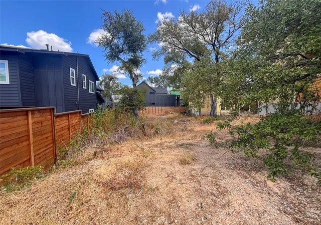 Photo 3 of Land for sale at 4602 Santa Anna St, Austin, TX 78721 | MLS# 7463708 | Listing updated on 2026-09-30