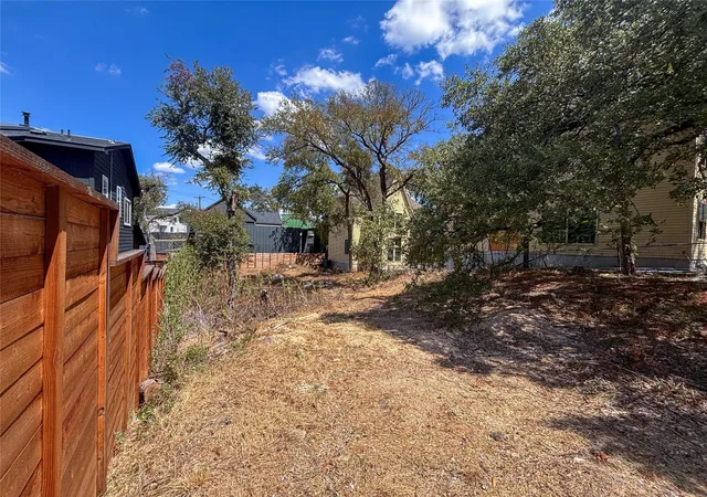 Photo 4 of Land for sale at 4602 Santa Anna St, Austin, TX 78721 | MLS# 7463708 | Listing updated on 2026-09-30