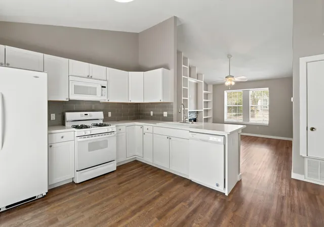 Photo 3 of Condo for sale at 1411 Gracy Farms Ln #61, Austin, TX 78758 | MLS# 5360775 | Listing updated on 2026-10-04