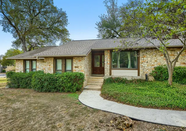 Photo 1 of Single family home for sale at 118 Phalarope Dr, Buda, TX 78610 | MLS# 7981728 | Listing updated on 2026-10-05