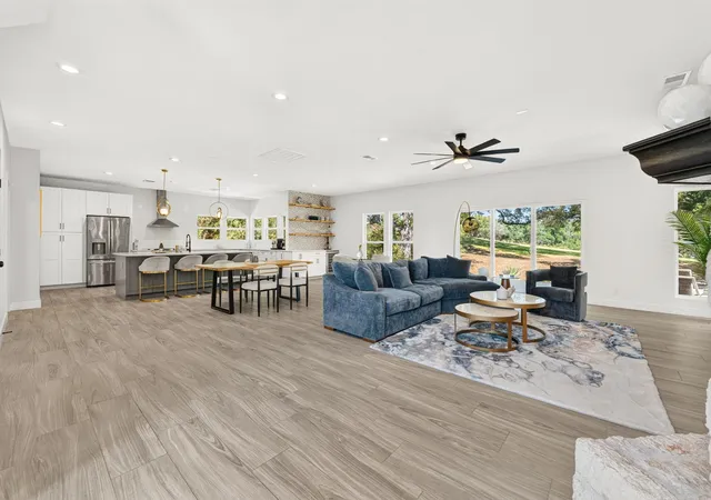 Photo 2 of Single family home for sale at 1904 Lakeway Blvd, Lakeway, TX 78734 | MLS# 5638612 | Listing updated on 2026-10-09