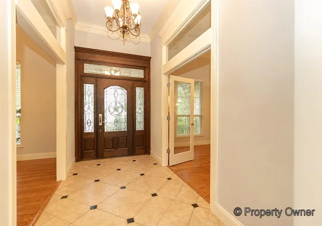 Photo 2 of Single family home for sale at 400 Bedford Dr, Spicewood, TX 78669 | MLS# 4966811 | Listing updated on 2026-10-05