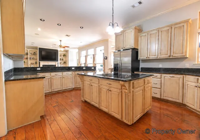 Photo 4 of Single family home for sale at 400 Bedford Dr, Spicewood, TX 78669 | MLS# 4966811 | Listing updated on 2026-10-05