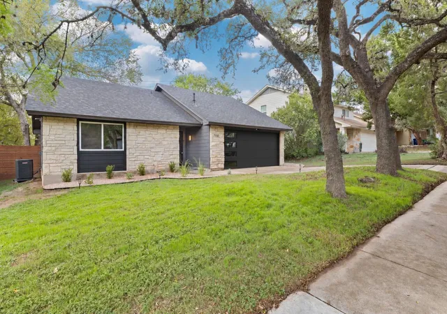 Photo 2 of Single family home for sale at 7110 Shadywood Dr, Austin, TX 78745 | MLS# 4566598 | Listing updated on 2026-10-30