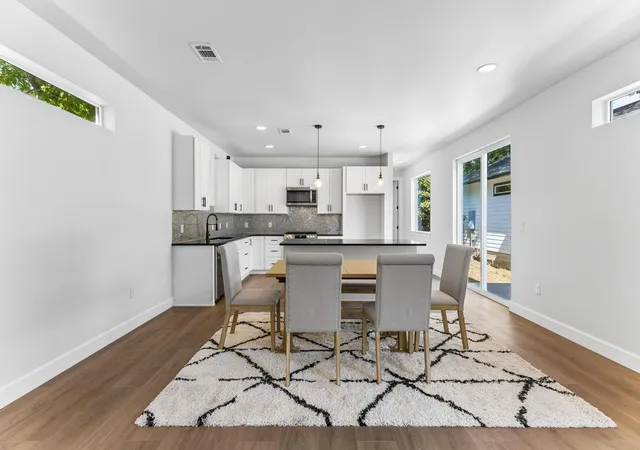 Listing Photo 4 - Condo for sale in building located at 1130 Spur St, Austin, TX 78721 - Unit #A