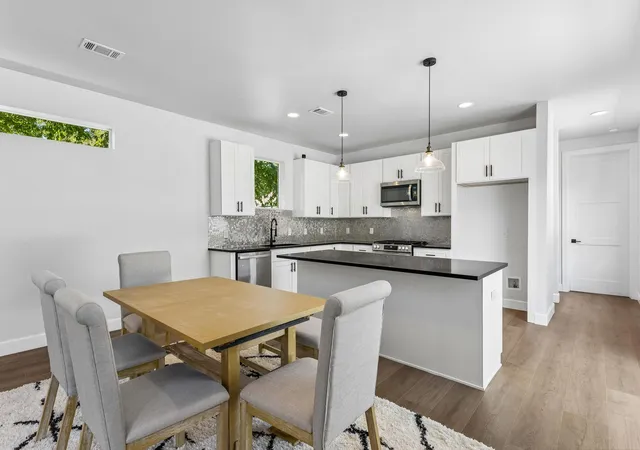 Listing Photo 5 - Condo for sale in building located at 1130 Spur St, Austin, TX 78721 - Unit #A