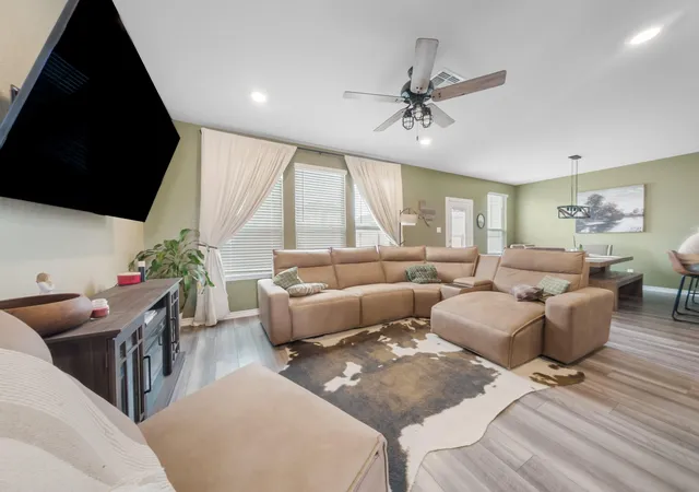 Photo 3 of Single family home for sale at 364 Dakota Crk, New Braunfels, TX 78130 | MLS# 4974804 | Listing updated on 2026-10-01