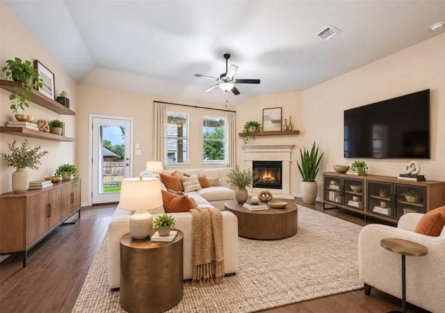 Photo 4 of Single family home for sale at 454 Patriot Dr, Buda, TX 78610 | MLS# 6931800 | Listing updated on 2026-10-30