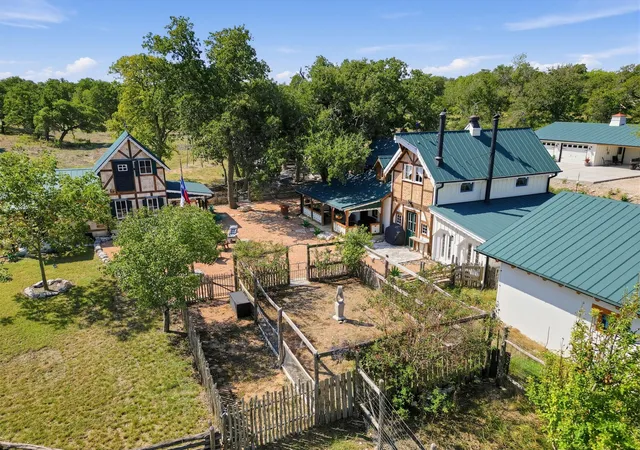Photo 3 of Single family home for sale at 328 Himmel Rd, Fredericksburg, TX 78624 | MLS# 6172325 | Listing updated on 2026-10-05