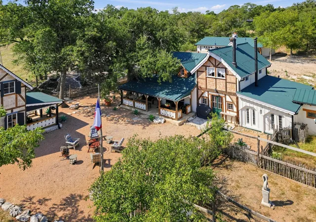 Photo 4 of Single family home for sale at 328 Himmel Rd, Fredericksburg, TX 78624 | MLS# 6172325 | Listing updated on 2026-10-05