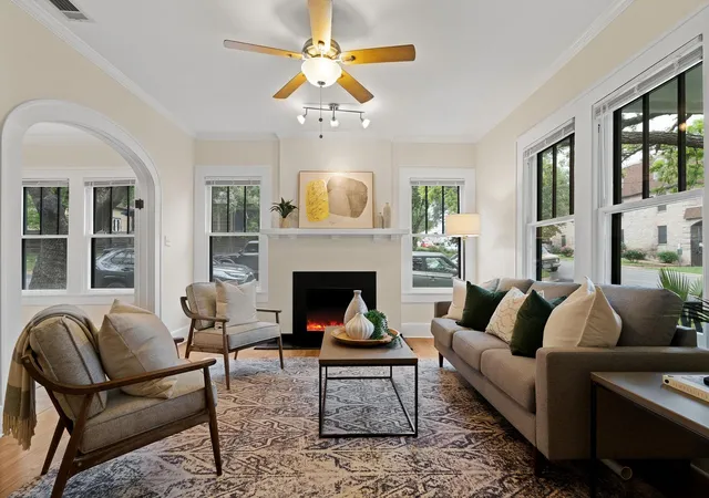 Photo 3 of House for sale at 601 E 43rd Street, Austin, TX 78751 | MLS# 7948565 | Listing updated on 2026-10-14