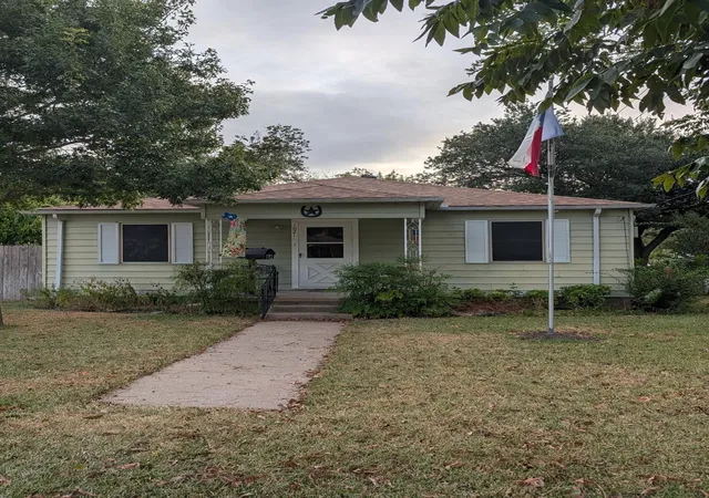 Photo 1 of Single family home for sale at 1021 S 45th Street, Temple, TX 76504 | MLS# 9207070 | Listing updated on 2026-10-07