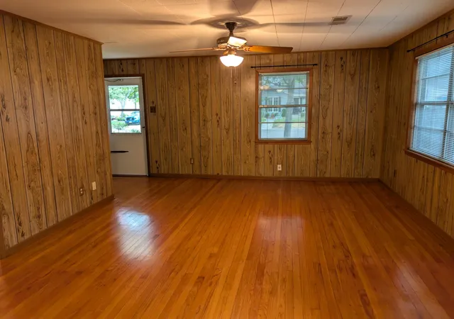 Photo 4 of Single family home for sale at 1021 S 45th Street, Temple, TX 76504 | MLS# 9207070 | Listing updated on 2026-10-07