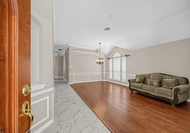 Photo 3 of Single family home for sale at 18101 Grafton Glen Cv, Pflugerville, TX 78660 | MLS# 7248753 | Listing updated on 2026-10-07