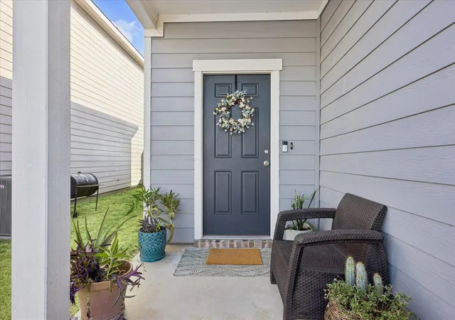 Photo 3 of Single family home for sale at 114 Gemsbok Rd, Hutto, TX 78634 | MLS# 7324190 | Listing updated on 2026-10-28
