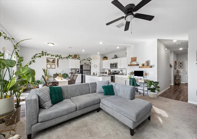 Photo 1 of Single family home for sale at 114 Gemsbok Rd, Hutto, TX 78634 | MLS# 7324190 | Listing updated on 2026-10-28
