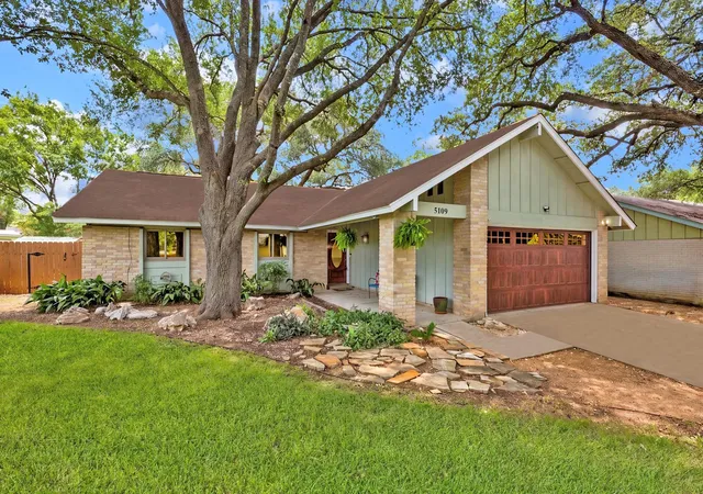 Photo 3 of Single family home for sale at 5109 Fort Mason Dr, Austin, TX 78745 | MLS# 2610521 | Listing updated on 2026-10-02