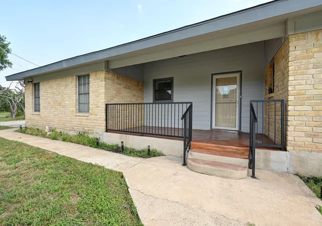 Photo 2 of Single family home for sale at 2018 Chaparral Park Rd, Manchaca, TX 78652 | MLS# 6588456 | Listing updated on 2026-10-03