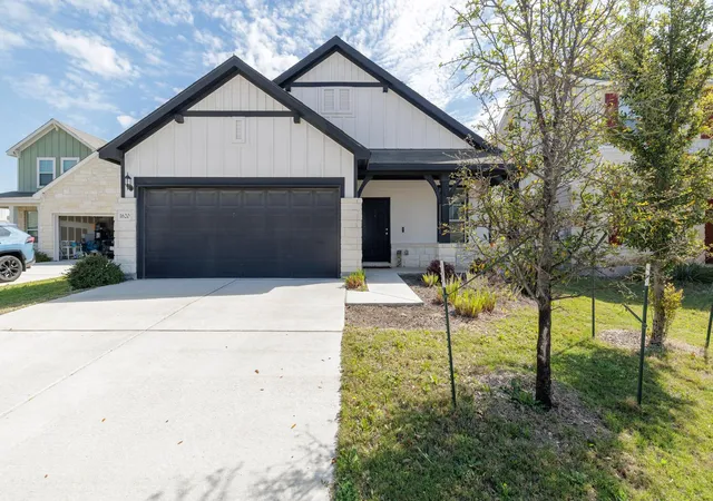 Photo 1 of Single family home for sale at 1620 Holly Lake Dr, Leander, TX 78641 | MLS# 6037261 | Listing updated on 2026-10-02