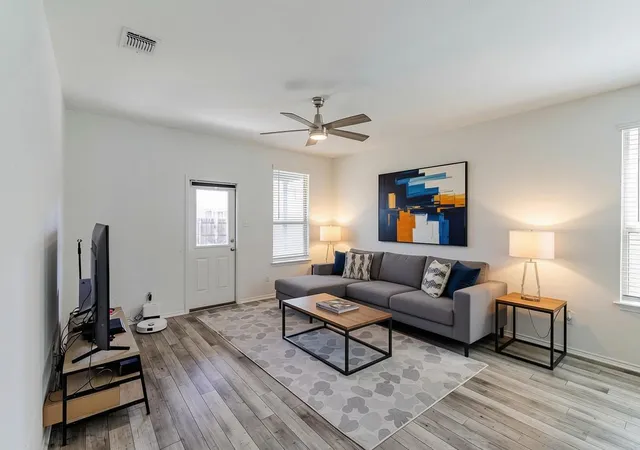 Photo 3 of Single family home for sale at 1620 Holly Lake Dr, Leander, TX 78641 | MLS# 6037261 | Listing updated on 2026-10-02