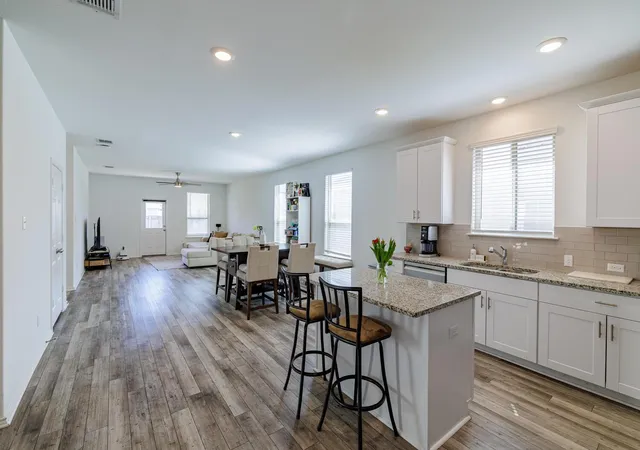 Photo 4 of Single family home for sale at 1620 Holly Lake Dr, Leander, TX 78641 | MLS# 6037261 | Listing updated on 2026-10-02