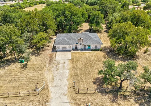 Photo 1 of Single family home for sale at 452 County Rd 3081, Lampasas, TX 76550 | MLS# 4445259 | Listing updated on 2026-10-02