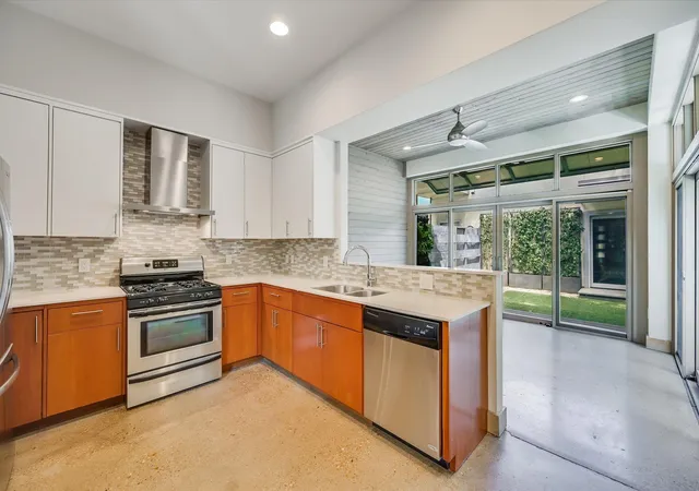 Listing Photo 5 - Condo for sale in building located at 2822 Wooldridge Dr, Austin, TX 78703 - Unit #B