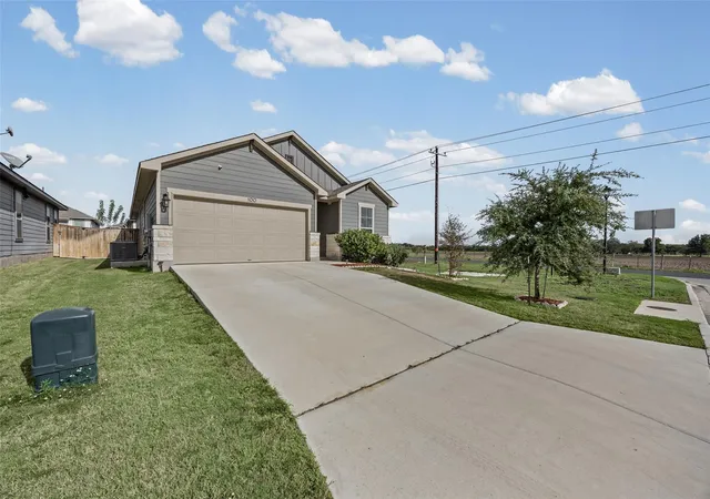 Photo 1 of Single family home for sale at 100 Eagles Dare Ln, Jarrell, TX 76537 | MLS# 8106472 | Listing updated on 2026-10-19