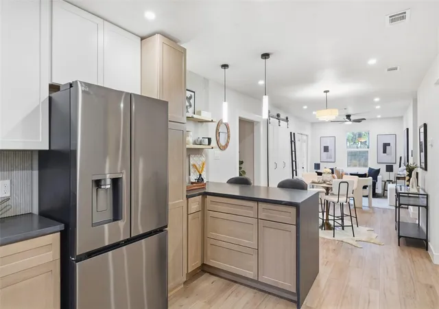 Photo 4 of Single family home for sale at 400 Chippendale Ave, Austin, TX 78745 | MLS# 2370879 | Listing updated on 2026-10-07