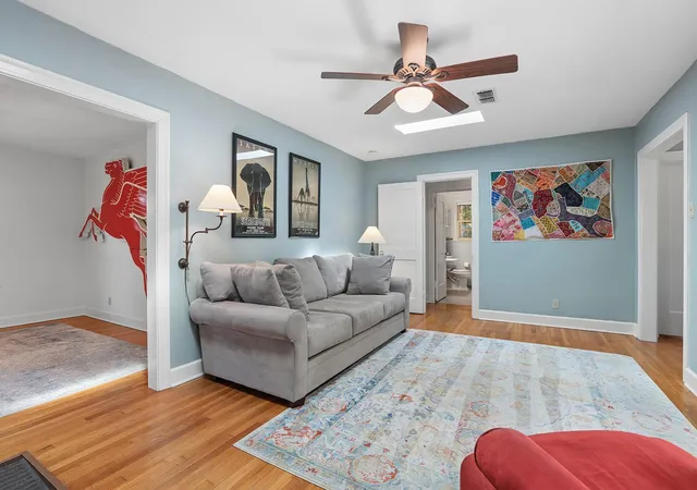 Photo 4 of Single family home for sale at 702 E 45th 1/2 St, Austin, TX 78751 | MLS# 9709394 | Listing updated on 2026-10-08