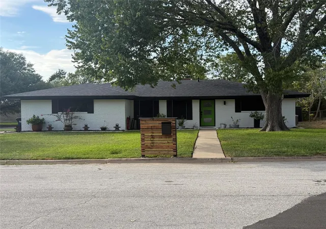 Photo 1 of Single family home for sale at 1200 Garden Ln, Bryan, TX 77802 | MLS# 5573687 | Listing updated on 2026-10-02