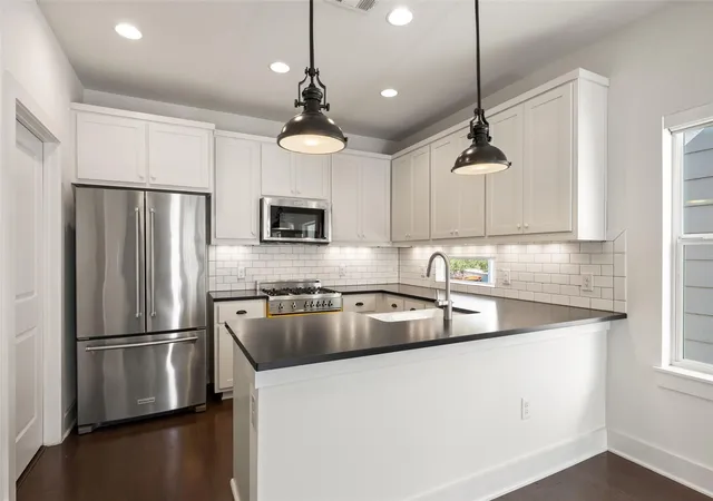 Photo 3 of Single family home for sale at 1008 Muse Ln, Austin, TX 78702 | MLS# 7653595 | Listing updated on 2026-10-26