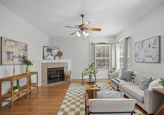 Photo 4 of Single family home for sale at 2633 Bolton St, Austin, TX 78748 | MLS# 6573098 | Listing updated on 2026-10-09