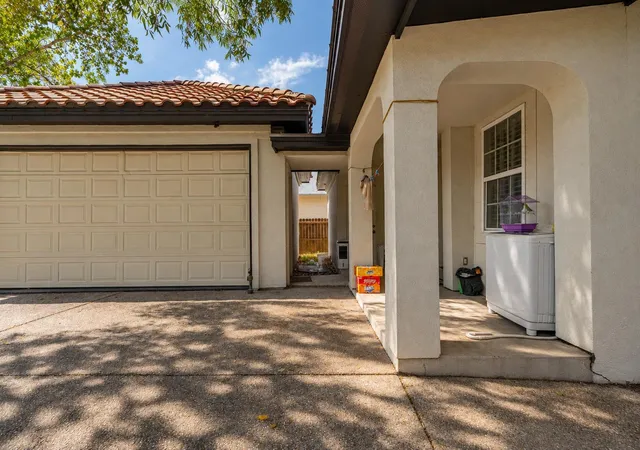 Photo 2 of Single family home for sale at 6707 Santos St, Austin, TX 78741 | MLS# 1426037 | Listing updated on 2026-10-03