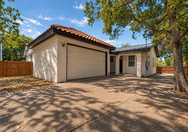 Photo 1 of Single family home for sale at 6707 Santos St, Austin, TX 78741 | MLS# 1426037 | Listing updated on 2026-10-03