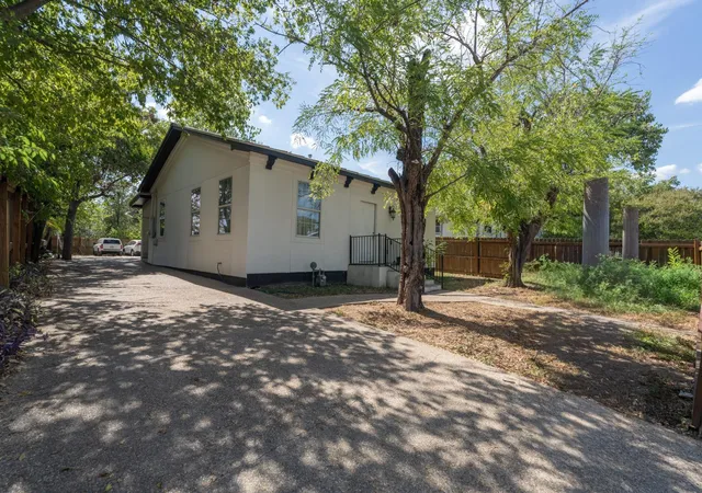 Photo 4 of Single family home for sale at 6707 Santos St, Austin, TX 78741 | MLS# 1426037 | Listing updated on 2026-10-03