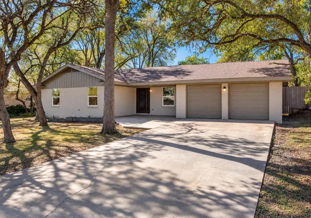 Photo 1 of Single family home for sale at 5704 Parkwood Dr, Austin, TX 78735 | MLS# 1797857 | Listing updated on 2026-10-28