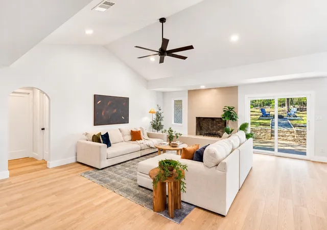Photo 3 of Single family home for sale at 5704 Parkwood Dr, Austin, TX 78735 | MLS# 1797857 | Listing updated on 2026-10-28