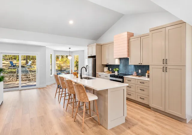 Photo 4 of Single family home for sale at 5704 Parkwood Dr, Austin, TX 78735 | MLS# 1797857 | Listing updated on 2026-10-28