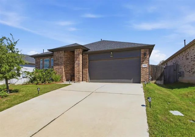 Photo 2 of Single family home for sale at 333 Diamondleaf Dr, Buda, TX 78610 | MLS# 4344623 | Listing updated on 2026-10-09