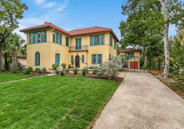 Photo 1 of Single family home for sale at 106 W 32nd Street, Austin, TX 78705 | MLS# 7637220 | Listing updated on 2026-10-06