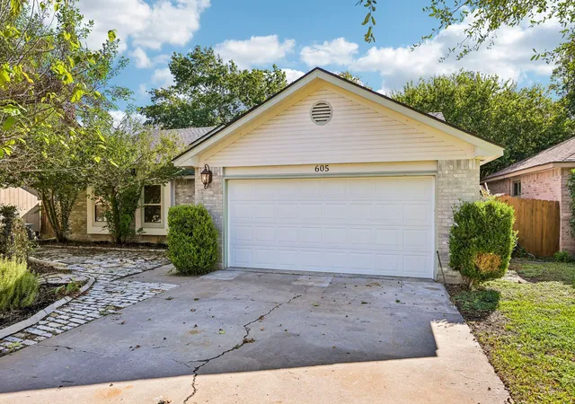 Photo 1 of Single family home for sale at 605 Hawthorne Ln, Round Rock, TX 78664 | MLS# 1644459 | Listing updated on 2026-10-06