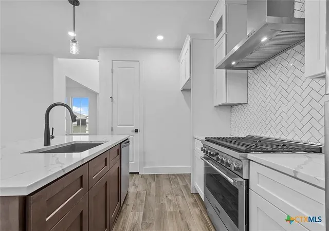 Photo 2 of Single family home for sale at 165 Arena Dr, Liberty Hill, TX 78642 | MLS# 9176784 | Listing updated on 2026-10-12