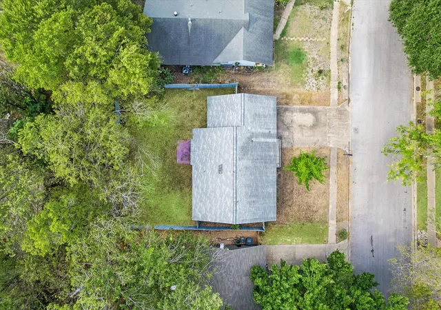 Photo 3 of Sale Pending at 6009 Leisure Run Rd, Austin, TX 78745 | MLS# 1485433 | Listing updated on 2026-10-08