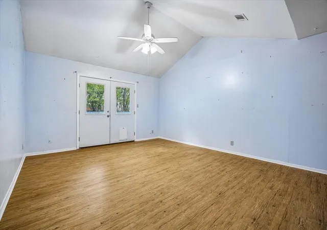 Photo 3 of Sale Pending at 6009 Leisure Run Rd, Austin, TX 78745 | MLS# 1485433 | Listing updated on 2026-10-08