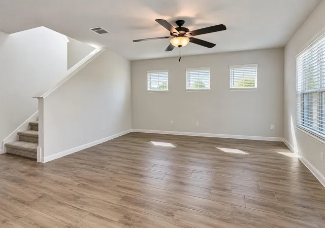 Listing Photo 5 - Condo for sale in building located at 2801 Seneca Path, Leander, TX 78641 - Unit #32