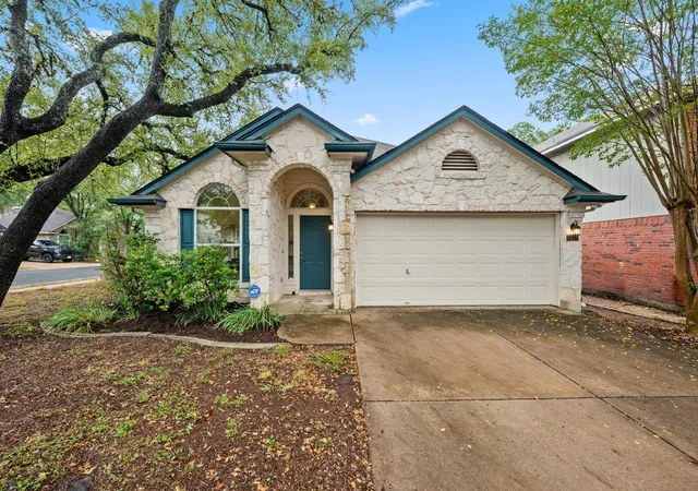 Single family home for sale at 2931 Cohoba Dr, Austin, TX 78748 | MLS# 3461290