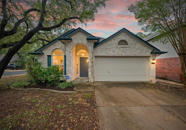 Photo 1 of Sale Pending at 2931 Cohoba Dr, Austin, TX 78748 | MLS# 3461290 | Listing updated on 2026-10-28
