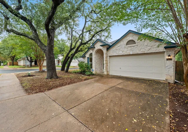 Photo 3 of Single family home for sale at 2931 Cohoba Dr, Austin, TX 78748 | MLS# 3461290 | Listing updated on 2026-10-03